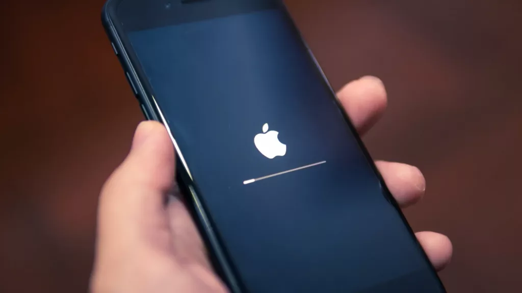 iPhone stuck on the apple logo