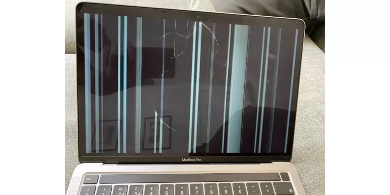 MacBook Screen Crack Repair in India#erip